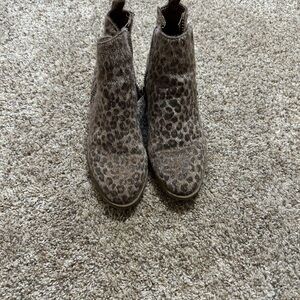Very G Leopard Pattern Ankle Booties
